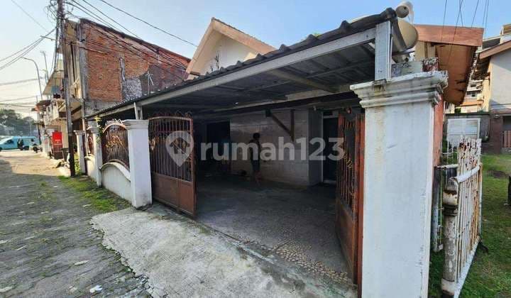Rumah Dibawah NJOP Area Jatinegara, 30 Meter ke Terminal Kampung Melayu. NJOP PBB 2025 : 5,742,774,000