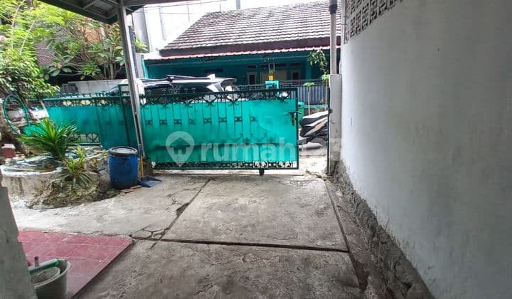 Super Strategic Old House in Senayan, 150 Meters to Patal Senayan Street