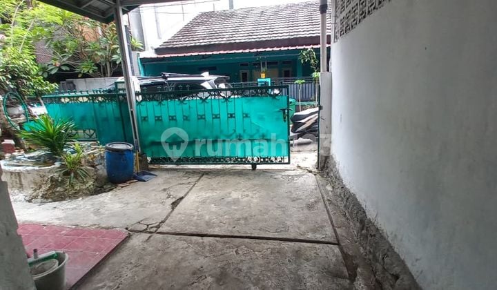 Super Strategic Old House in Senayan, 150 Meters to Patal Senayan Street