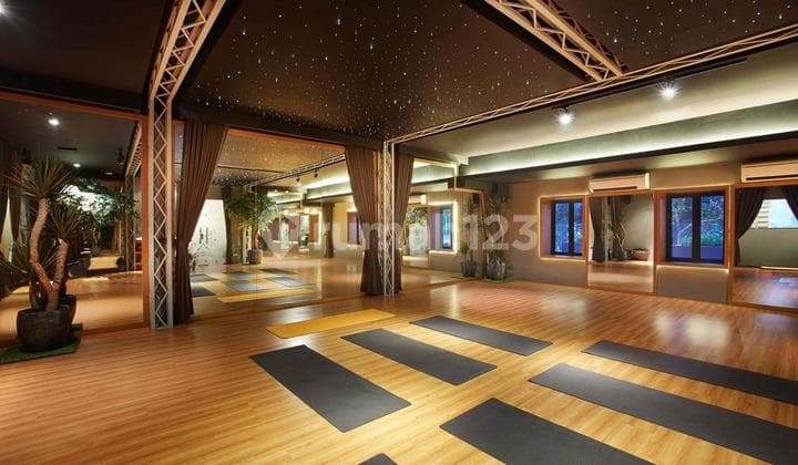 Disewakan Hanya Lantai 3 di Jalan Suryo, Senopati Kebayoran Baru, Lokasi Super Strategis di Pinggir Jalan Raya