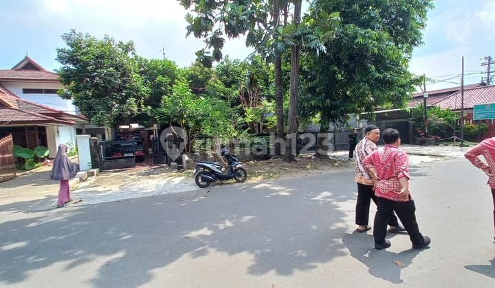 Rumah Siap Bongkar di Matraman, 400 meter ke Jln Matraman Raya, Jalan Depan Rumah Lebar 3 mobil, Lokasi Super Aman Sebelah Markas TNI, Status Tanah Aman Hak Milik Pribadi Bukan Milik TNI