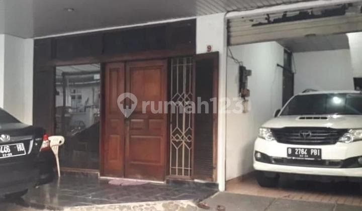 Rumah Masuk Komplek area Cideng, 200 meter ke Tomang Raya dan RS Tarakan