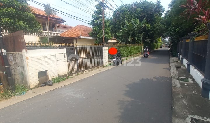 Rumah Hitung Tanah di Pondok Labu, 100 meter ke Jalan Raya