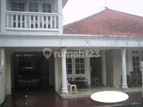 Rumah Lama Masuk Gang Bisa Masuk Mobil area Jati Padang, 20 meter ke Jalan Raya Utama, Lokasi Tenang dan Asri