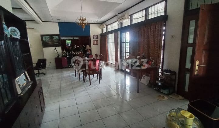 Rumah Klasik Gaya Arsitektur Tropis Modern, Cocok Healing Dgn Keluarga Besar, Hanya 90 Meter Ke Jatipadang Raya