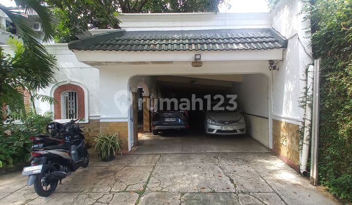 Rumah Klasik Gaya Arsitektur Tropis Modern, Cocok Healing Dgn Keluarga Besar, Hanya 90 Meter Ke Jatipadang Raya