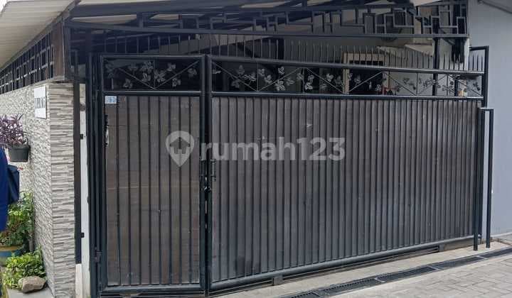 Rumah Siap Huni Masuk Komplek, 300 Meter ke Jalan Veteran Raya