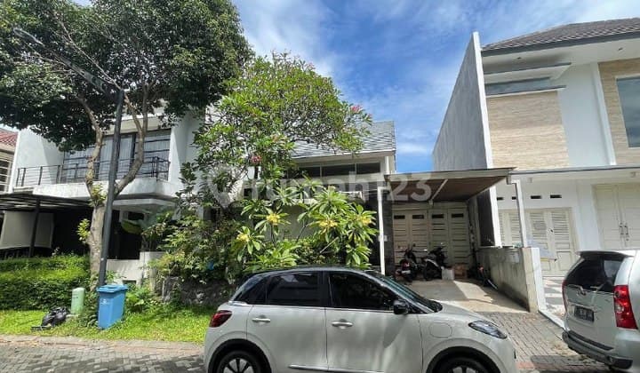 Rumah di Eastwood Citraland Surabaya Kondisi Bagus Minimalis
