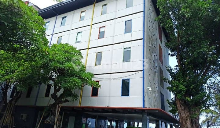 Hotel Di Singaraja Square, Surapati Bali Strategis Dekat Pantai