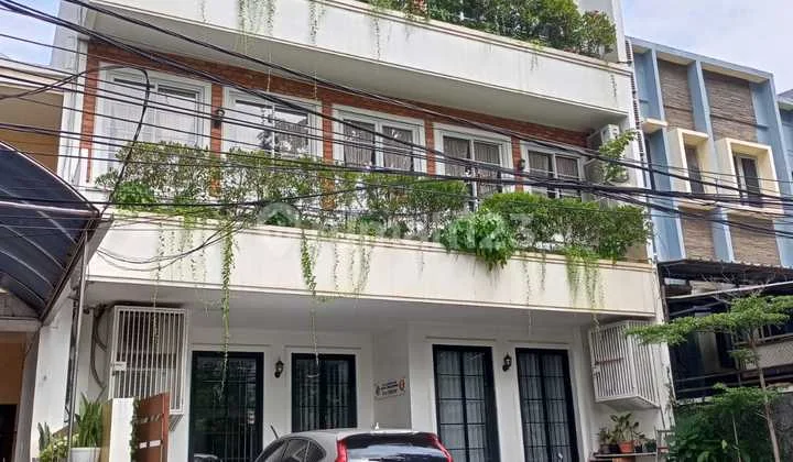 Strategic Office House in Gading Putih, Kelapa Gading, North Jakarta