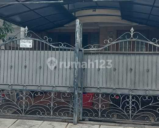Rumah Strategis 2,5 Lantai di Kopyor Timur, Kelapa Gading