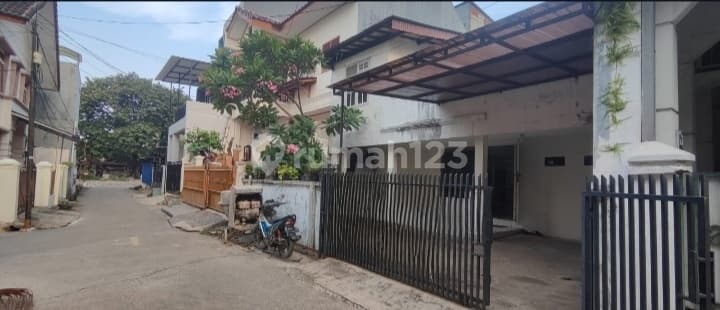 Rumah Strategis Layak Huni di Kelapa Gading Bcs