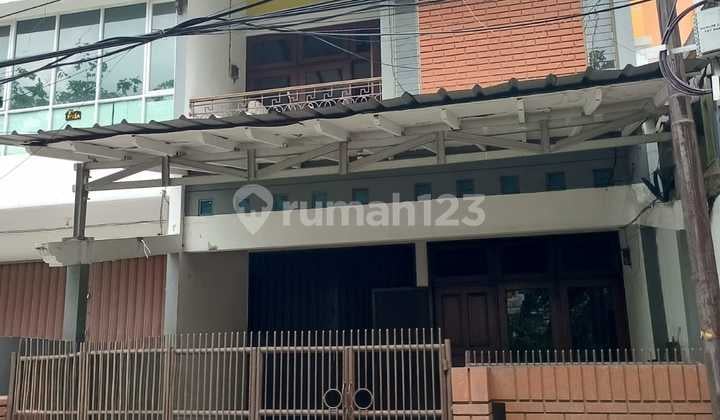 Rumah Strategis bisa untuk Tempat Usaha 3 Lantai di Kelapa Gading Bcs