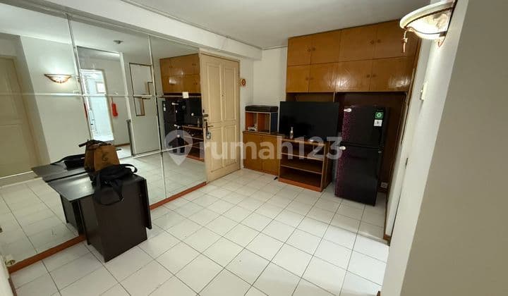 Apartemen Wgp Murah Semi Furnish Lantai 6, Kelapa Gading, Jakarta Utara