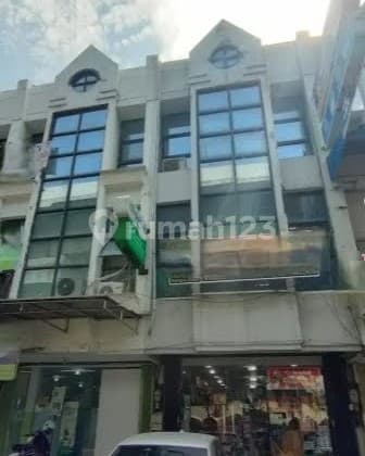 Ruko Siap Pakai 3 Lantai di Bulevar Timur, Kelapa Gading, Jakarta Utara