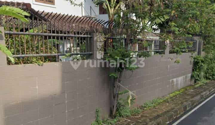 Rumah Strategis Dan Asri di Menteng, Jakarta Pusat