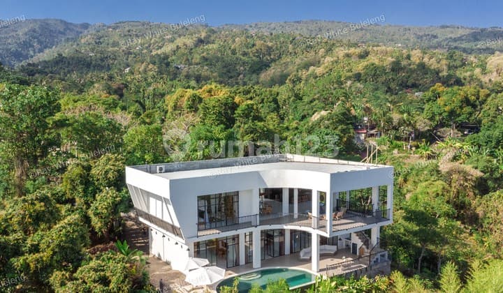 Exclusive Villa With Exquisite Ocean View In Lovina
