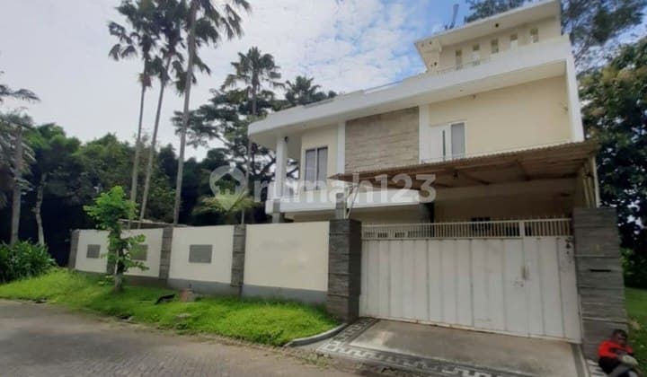 Rumah Cantik Instgramable Ada Rooftop + Siap Huni