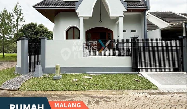 Dijual Rumah Tema Klasik di Cluster Golf Araya Malang