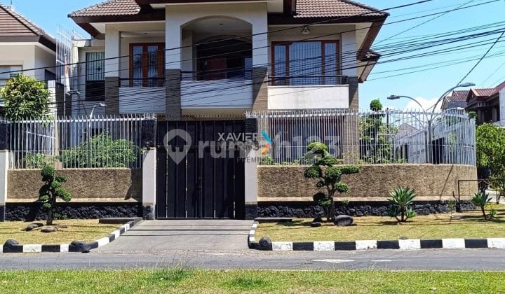 Rumah Mewah di Boulevard Puncak Dieng Malang, Siap Huni