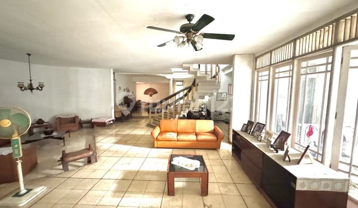 Rumah Kayu Putih Bebas Banjir Asri Ada Kebun Belakang Jakarta Timur