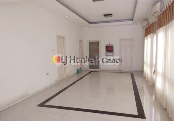 Rumah Tengah Kota di Ki Mangunsarkoro Semarang