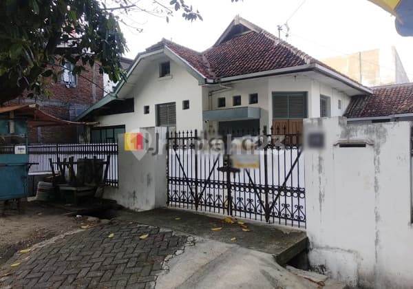 Rumah di Lampersari Semarang