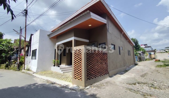 Investasi Pasif Income Rumah Kost 9 Kamar di Jakal KM 10 Dekat Kampus Uii & Area Kuliner Ramai