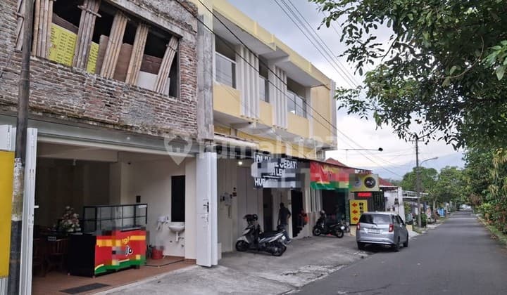 Investment Opportunity for a 3-Story Building (Boarding House, Restaurant & Homestay) in North Magelang, Close to Campus & Main Hospital