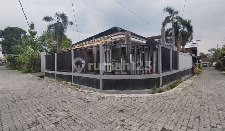 Dijual Rumah Mewah Luas 1158 Meter Persegi Cocok untuk Hunian, Kantor, atau Gudang, Trihanggo, Gamping, Sleman