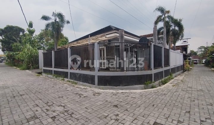 Dijual Rumah Mewah Luas 1158 Meter Persegi Cocok untuk Hunian, Kantor, atau Gudang, Trihanggo, Gamping, Sleman