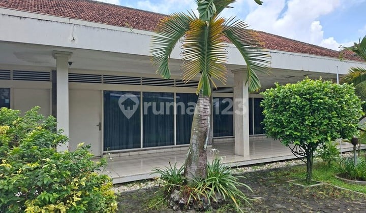 Rumah Megah dengan Lahan 1.320 Meter Persegi di Kawasan Taman Siswa, Mergangsan, Yogyakarta