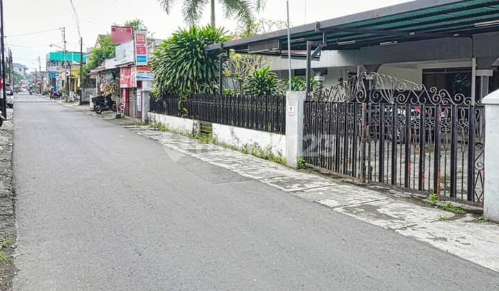 Tanah Strategis Bonus Bangunan di Karang Gayam Selangkah ke Kampus Ugm & Uny, Caturtunggal, Depok, Sleman