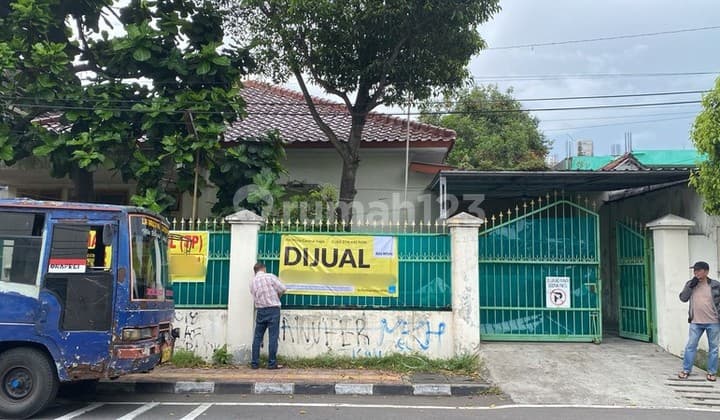Dijual Rumah Mewah di Lokasi Strategis Pakuningratan, Berada di Area Bisnis dan Dekat Jalan Magelang , Cokrodiningratan, Jetis, Yogyakarta