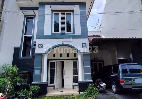 Rumah Modern Minimalis di Perum Jogja Town House 3 Banguntapan Bantul