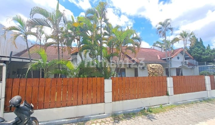 Rumah Mewah Full Furnished Hunian Elegan di Lokasi Strategis di Sariharjo Ngaglik, Sleman