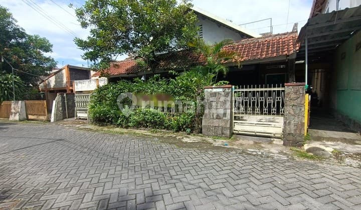 2-Story Strategic House in Samirono Lama, Near Leading Campus Area, Suitable for Boarding, Caturtunggal, Depok, Sleman
