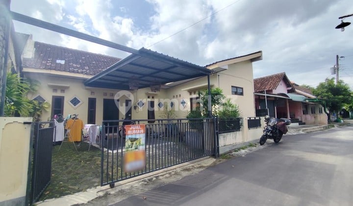 Hunian Strategis Siap Huni Dekat Pasar Stan dan Supermarket Pamela & Maguwoharjo, Depok, Sleman