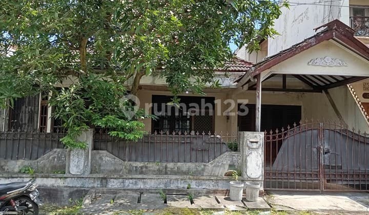 Rumah Dalam Perum Griya Indah 2 Lokasi Dekat Mirota Godean