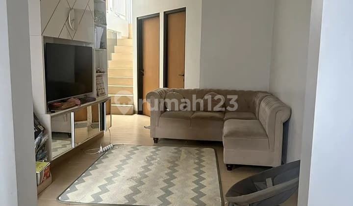 Rumah Cantik Minimalis Kencana Loka BSD City