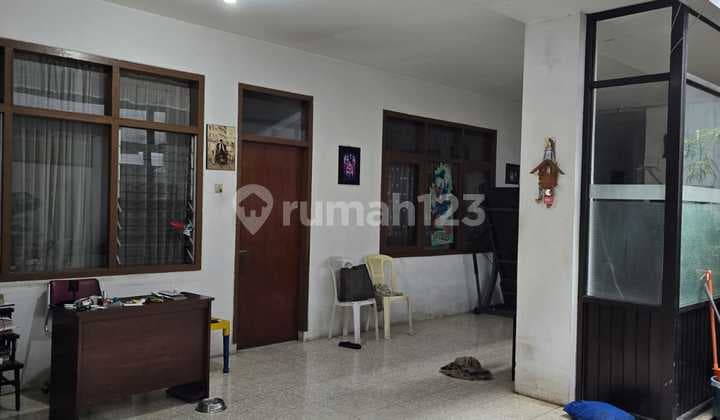 Strategic Comfortable House in Riau Wing, Bandung City