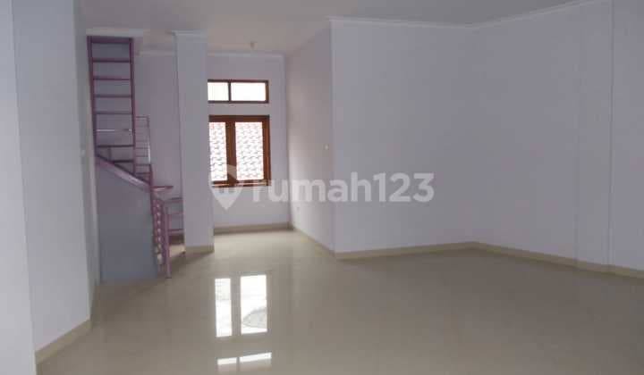 Ruko Ruang Usaha 2,5 Lantai Siap Huni di Pusat Kota Bandung