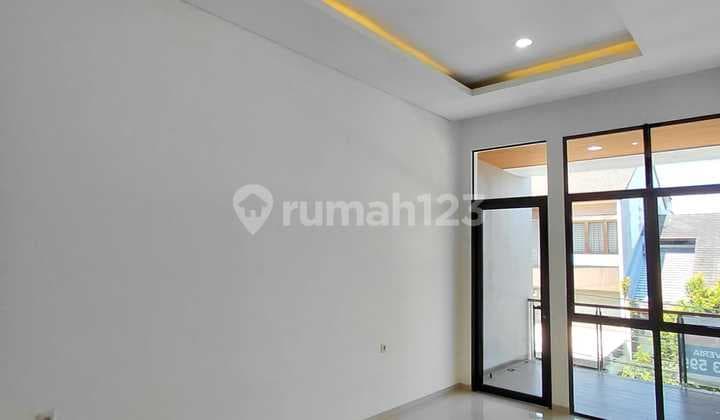 Rumah Minimalis Modern di Komplek Mekarwangi Bandung