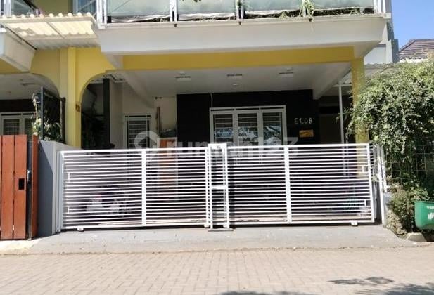 Jarang Ada!Rumah Bagus Semi Semi Furnished Strategis di Padasuka