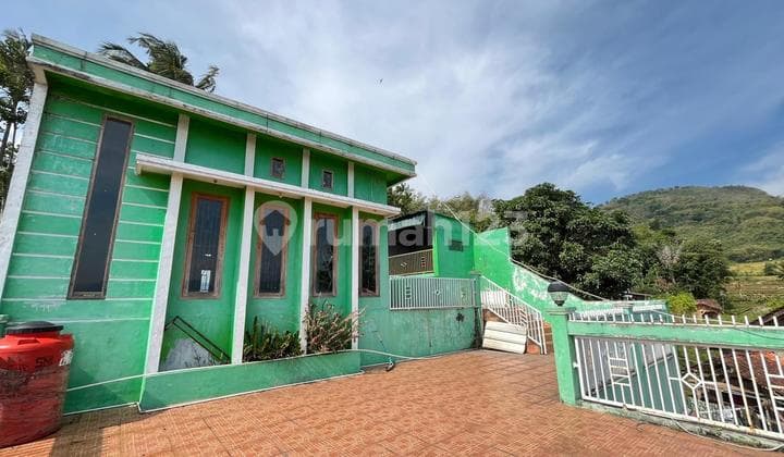 Dijual Cepat Rumah Villa Terawat Tanah Luas di Cicalengka Bandung
