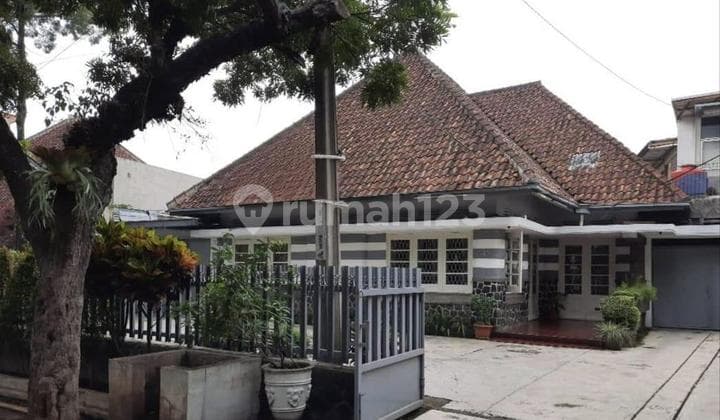 Rumah Belanda Heritage C Lokasi Strategis Dekat Gedung Sate