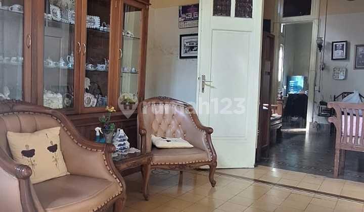 Jarang Ada! Rumah Heritage dekat Transmall di Pusat Kota Bandung