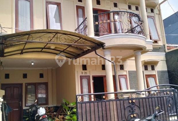 Rumah 2 Lantai Kondisi Terawat di Antapani Mas 3 Kamar Ada Garasi