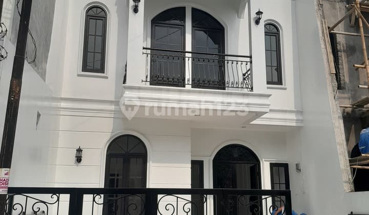 Rumah Baru 2 Lantai Model Classic Di Regol Bandung Ada Rooftop