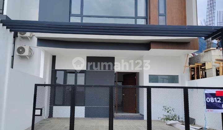 Rumah Baru 2 Lantai Gaya Kekinian di Setra Duta Grande